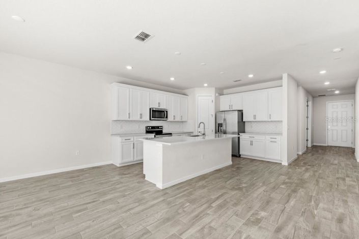 Image No.20-4 Bed Property for sale