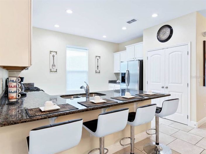 Image No.8-5 Bed Property for sale