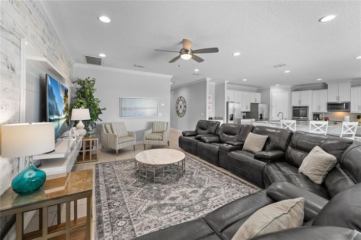 Image No.15-12 Bed Property for sale