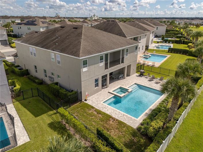 Image No.5-12 Bed Property for sale