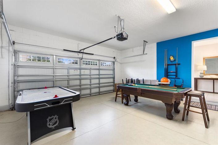 Image No.15-6 Bed Property for sale