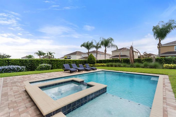 Image No.2-6 Bed Property for sale