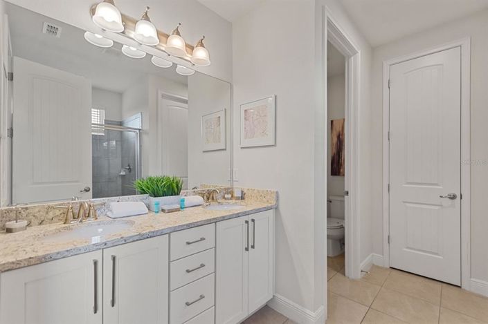 Image No.40-6 Bed Property for sale