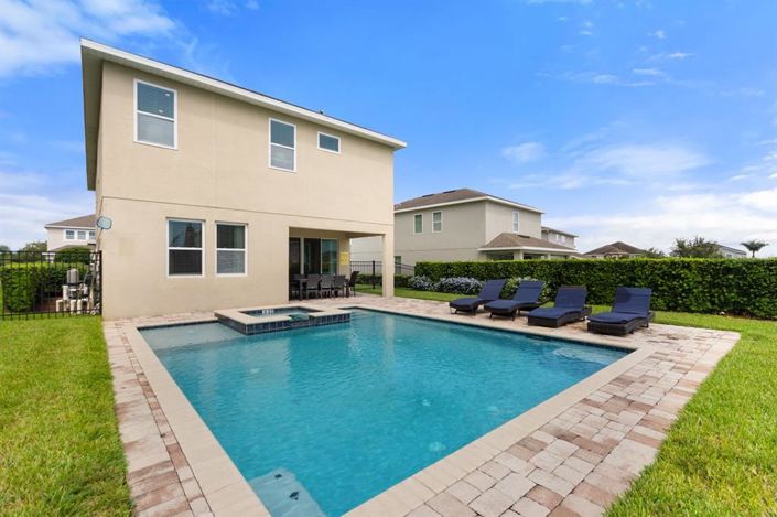 Image No.57-6 Bed Property for sale