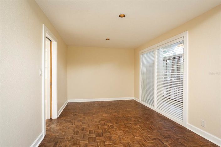 Image No.10-3 Bed Property for sale