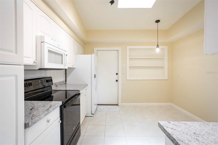 Image No.13-3 Bed Property for sale