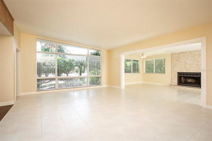 Image No.9-3 Bed Property for sale