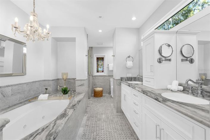 Image No.19-5 Bed Property for sale