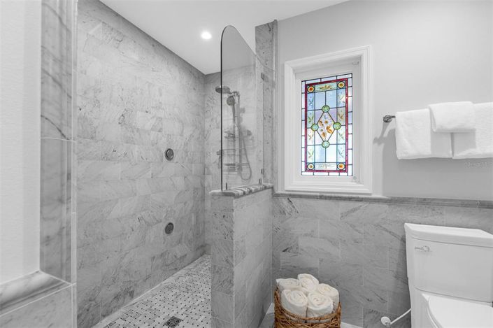 Image No.22-5 Bed Property for sale