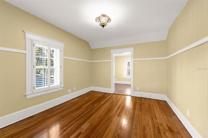 Image No.26-5 Bed Property for sale