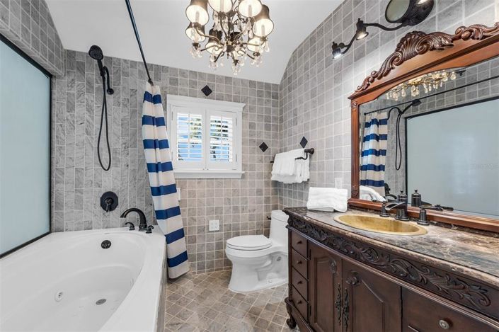 Image No.30-5 Bed Property for sale