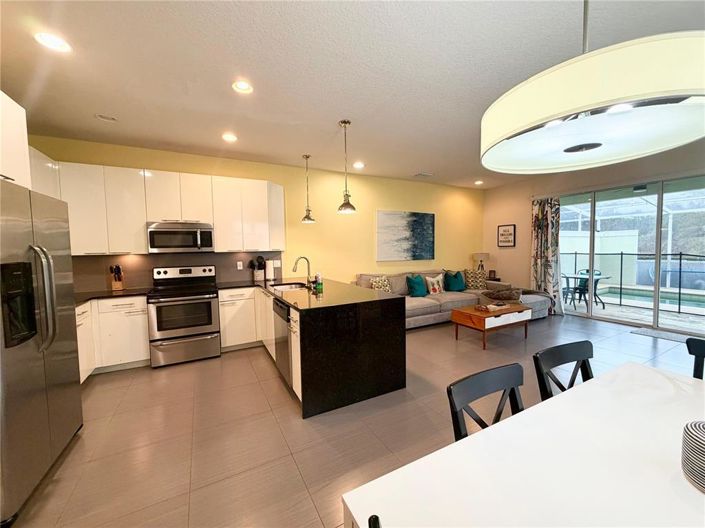 Image No.5-3 Bed Townhouse for sale