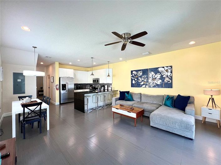 Image No.8-3 Bed Townhouse for sale