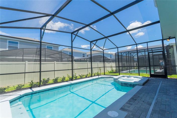 Image No.10-7 Bed Property for sale