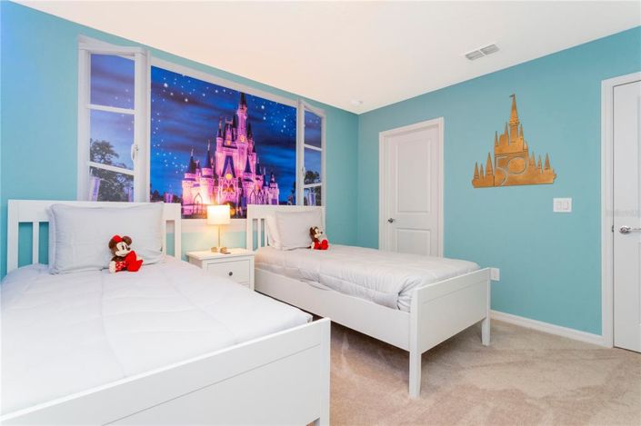 Image No.37-7 Bed Property for sale