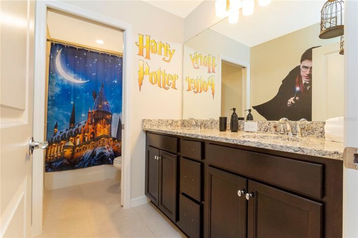 Image No.40-7 Bed Property for sale