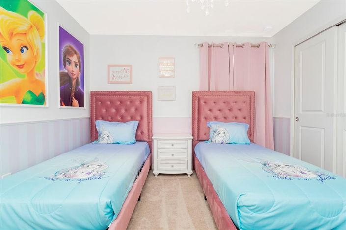 Image No.50-7 Bed Property for sale