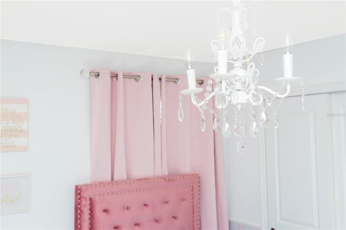 Image No.54-7 Bed Property for sale