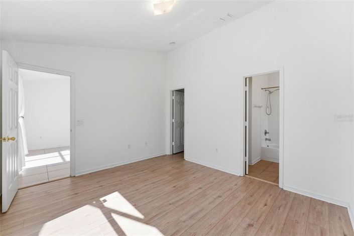 Image No.24-3 Bed Property for sale