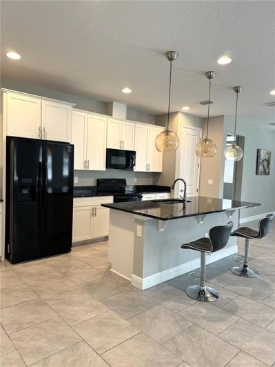 Image No.6-4 Bed Property for sale