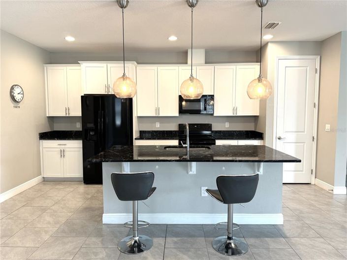 Image No.9-4 Bed Property for sale