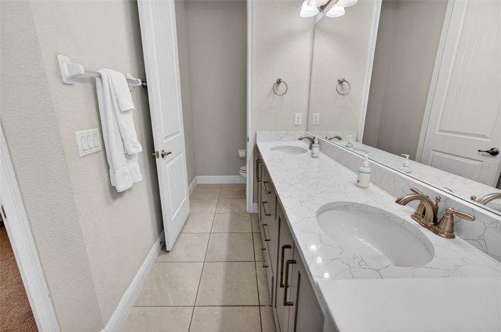 Image No.17-11 Bed Property for sale