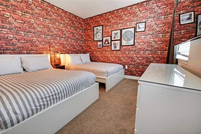 Image No.22-11 Bed Property for sale