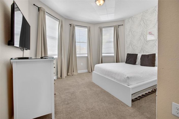 Image No.27-11 Bed Property for sale