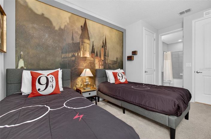 Image No.34-11 Bed Property for sale