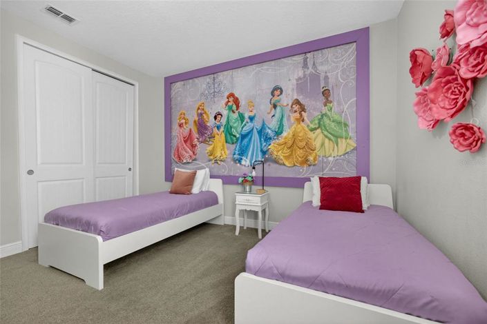 Image No.43-11 Bed Property for sale