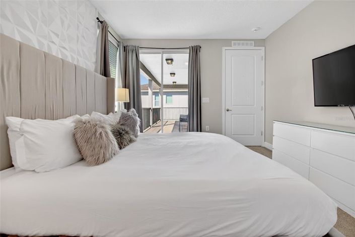 Image No.51-11 Bed Property for sale