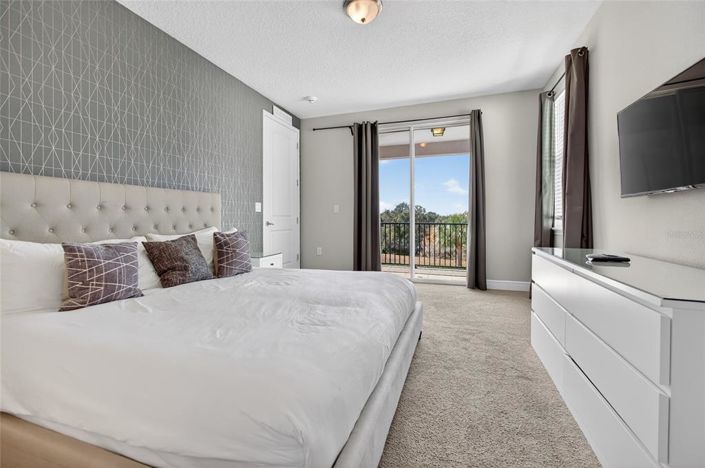 Image No.56-11 Bed Property for sale