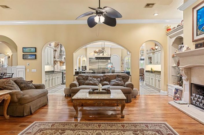 Image No.18-5 Bed Property for sale