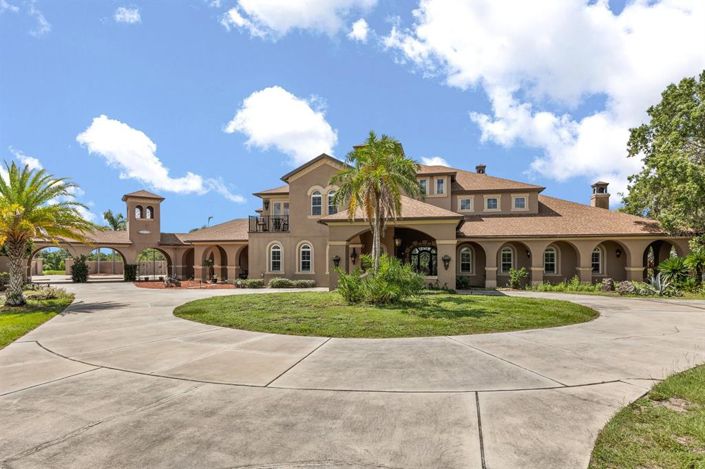 Image No.2-5 Bed Property for sale