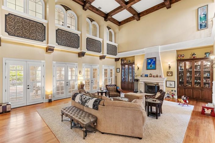 Image No.32-5 Bed Property for sale