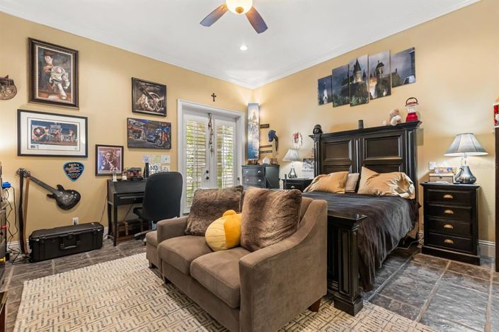 Image No.40-5 Bed Property for sale