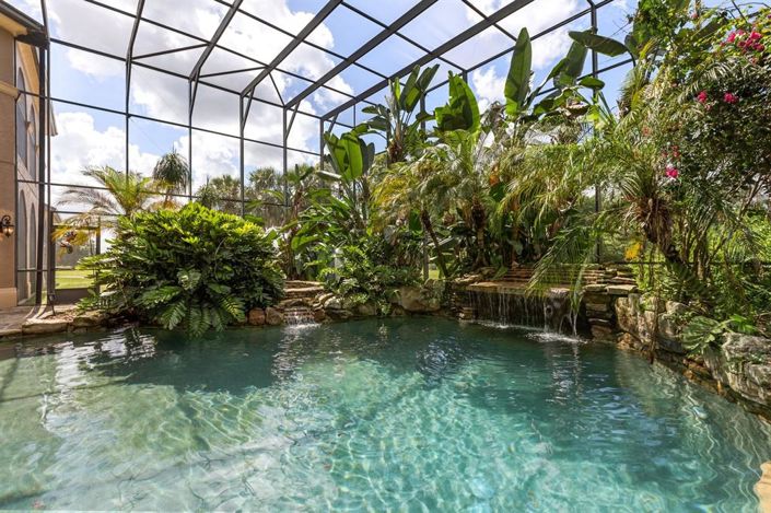 Image No.44-5 Bed Property for sale