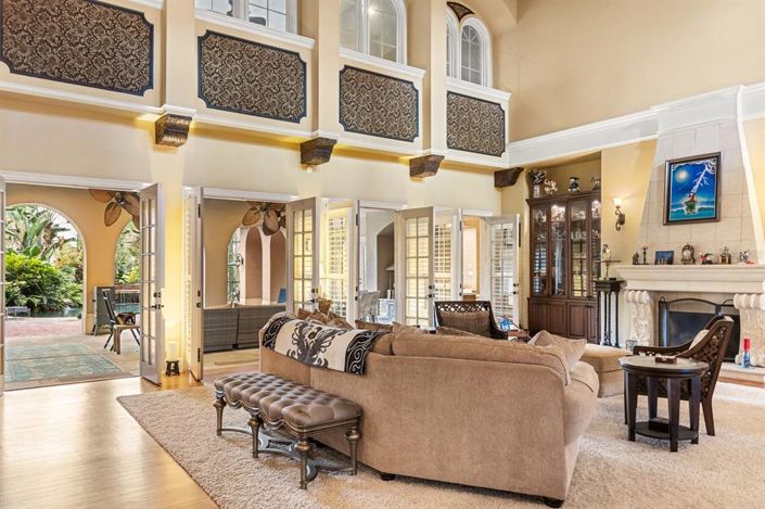 Image No.46-5 Bed Property for sale