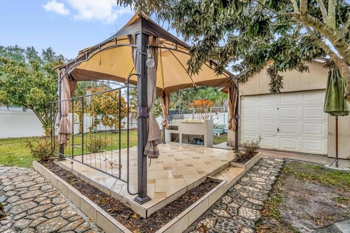 Image No.26-3 Bed Property for sale