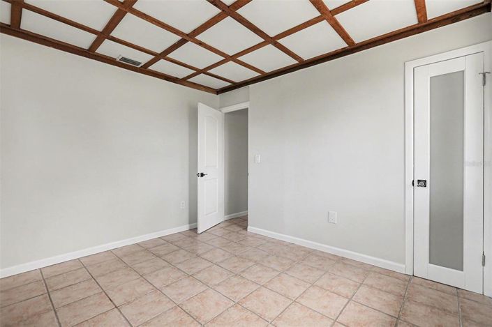 Image No.17-5 Bed Property for sale