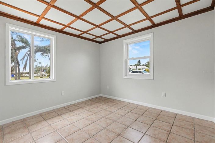 Image No.18-5 Bed Property for sale