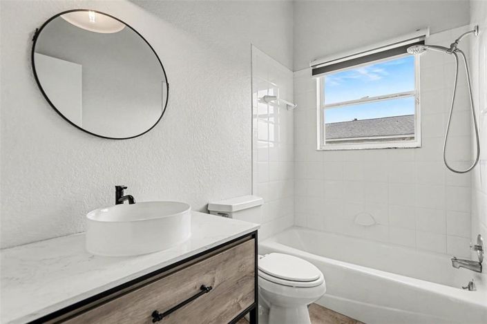 Image No.26-5 Bed Property for sale