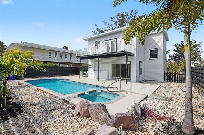 Image No.33-5 Bed Property for sale