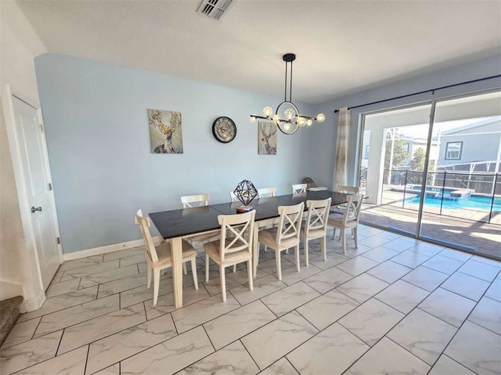 Image No.11-8 Bed Property for sale