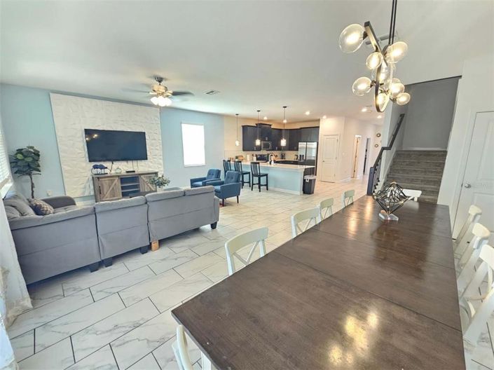 Image No.12-8 Bed Property for sale