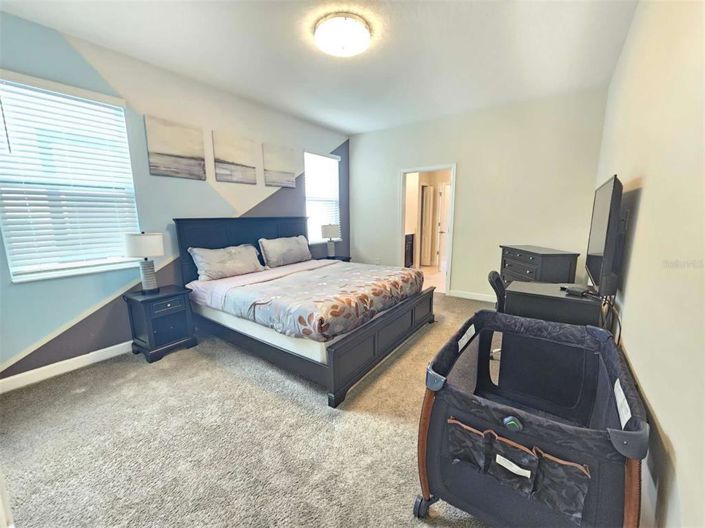 Image No.23-8 Bed Property for sale