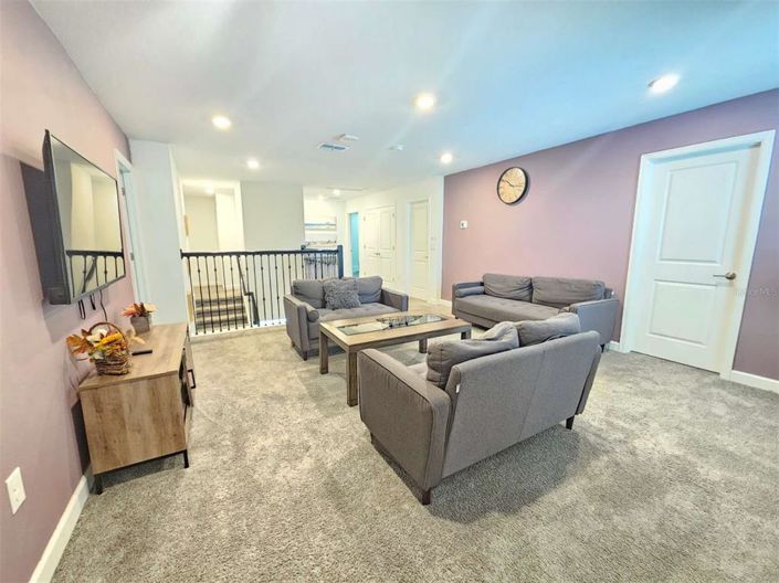 Image No.31-8 Bed Property for sale