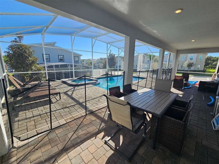 Image No.45-8 Bed Property for sale