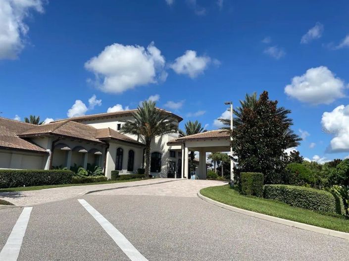 Image No.53-8 Bed Property for sale