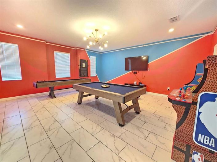 Image No.6-8 Bed Property for sale